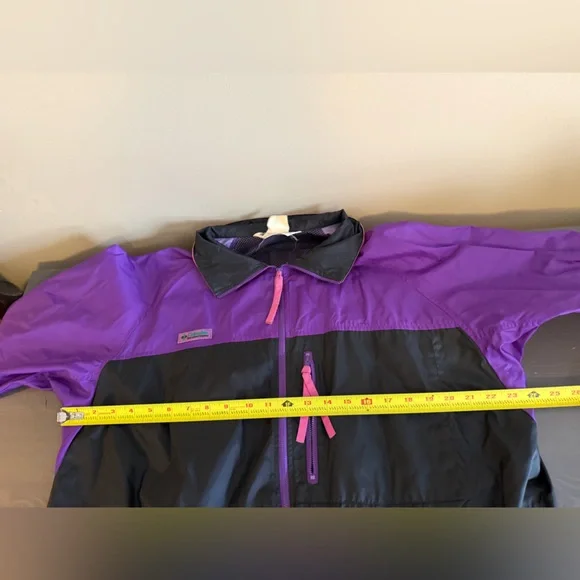 Columbia Vintage Women's Colorblock Windbreaker Jacket in Purple and Black - Picture 7 of 8